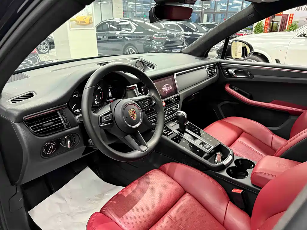 Porsche Macan 2023 — фото 10