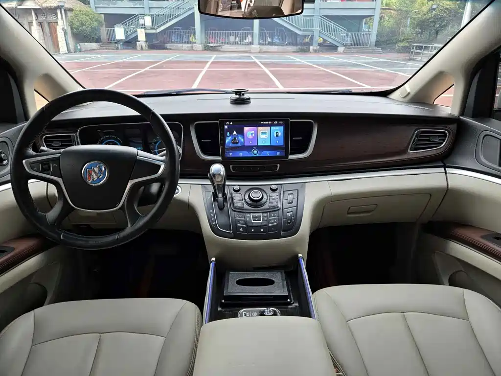 Buick GL8 2015 — фото 8
