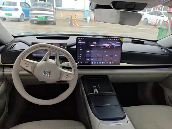 Buick Zhijing L7 2025