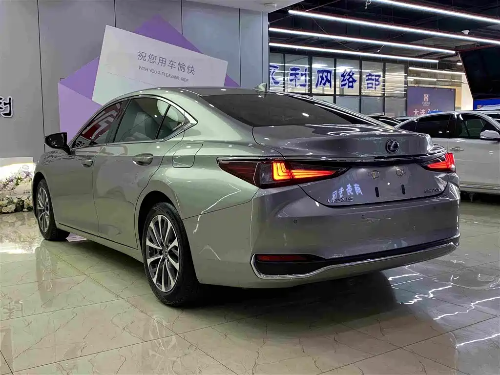 Lexus ES 2024 — фото 18