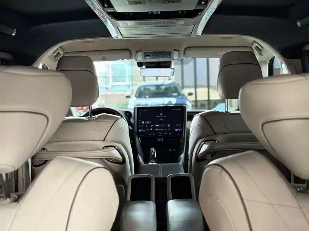 Toyota Alphard 2025 — фото 20
