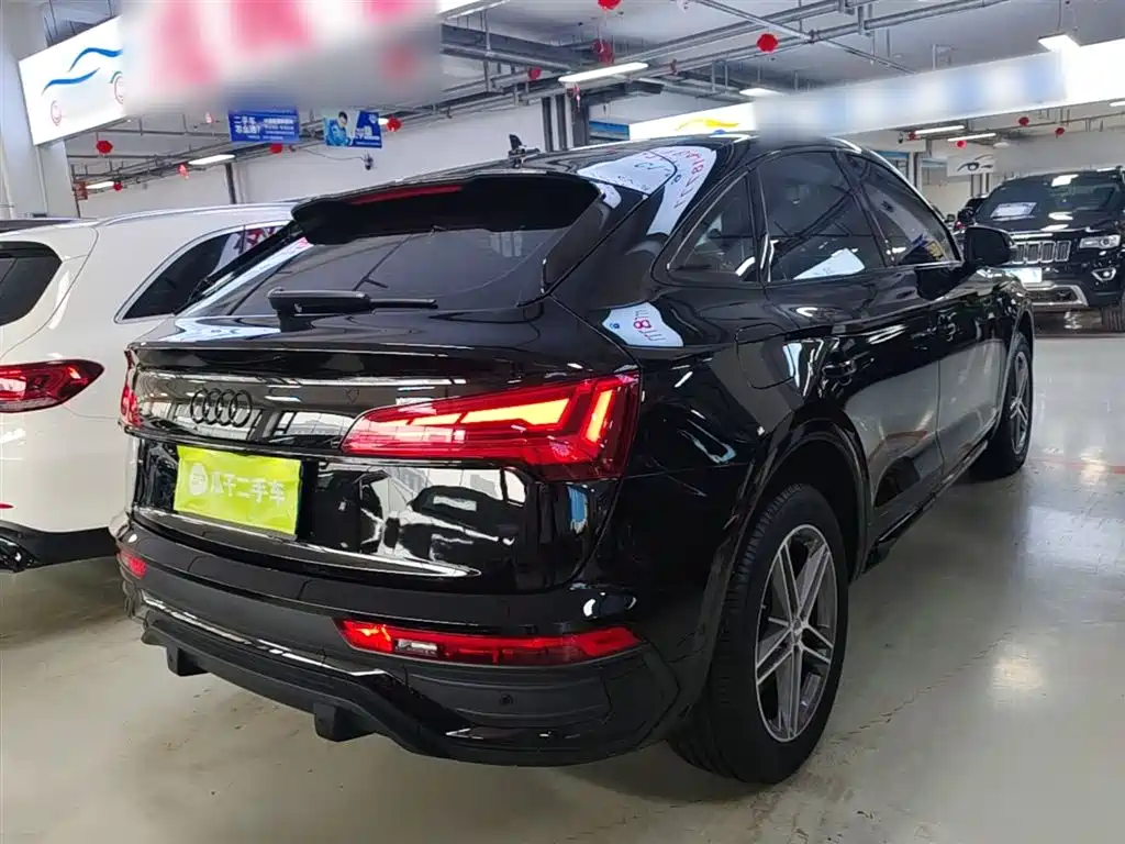 Audi Q5L Sportback 2023 — фото 7