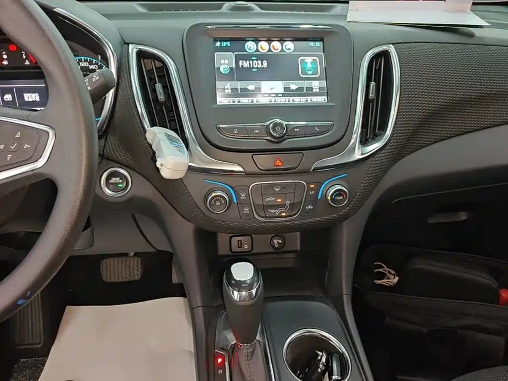 Chevrolet Equinox 2018 — фото 13