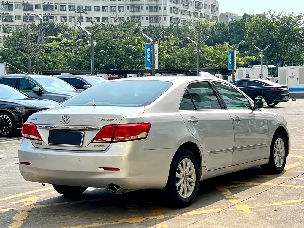 Toyota Camry 2009 — фото 13