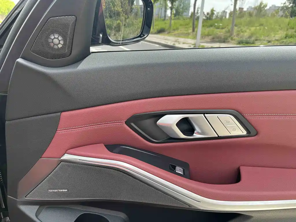 BMW 3 Series 2022 — фото 15