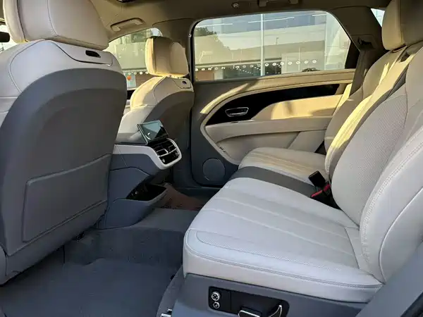 Bentley Bentayga 2026