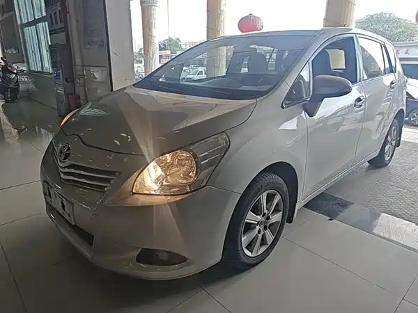 Toyota Yizhi 2014