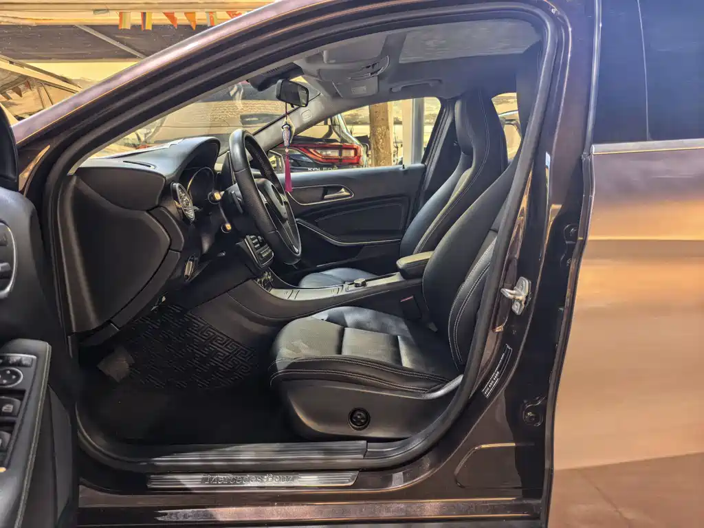 Mercedes-Benz GLA 2015