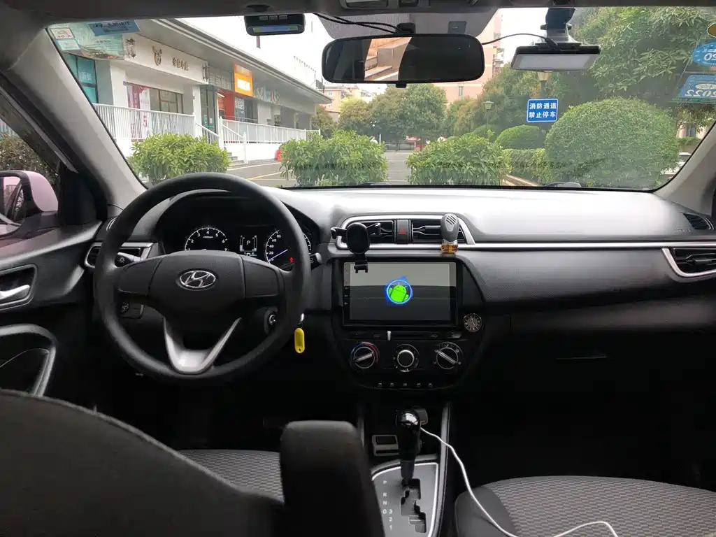 Hyundai Verna 2018 — фото 7