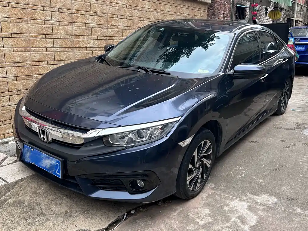 Honda Civic 2018 — фото 1