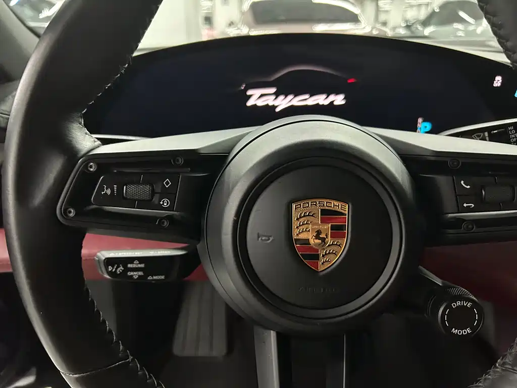 Porsche Taycan 2020 — фото 16