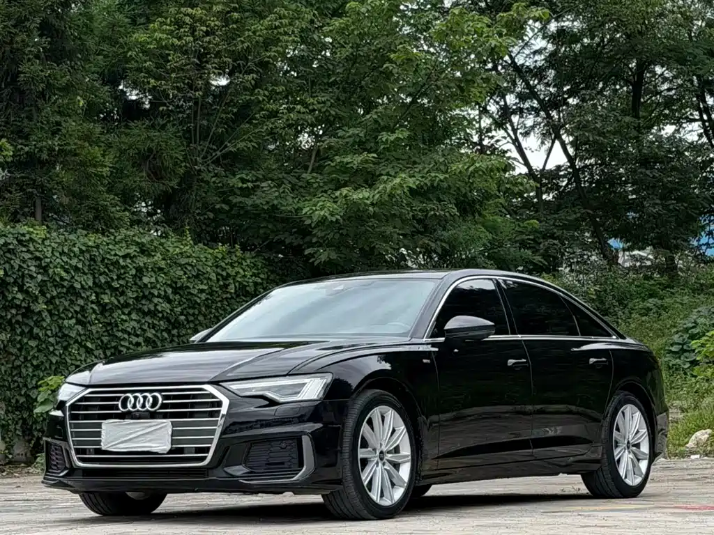 Audi A6L 2022 — фото 1