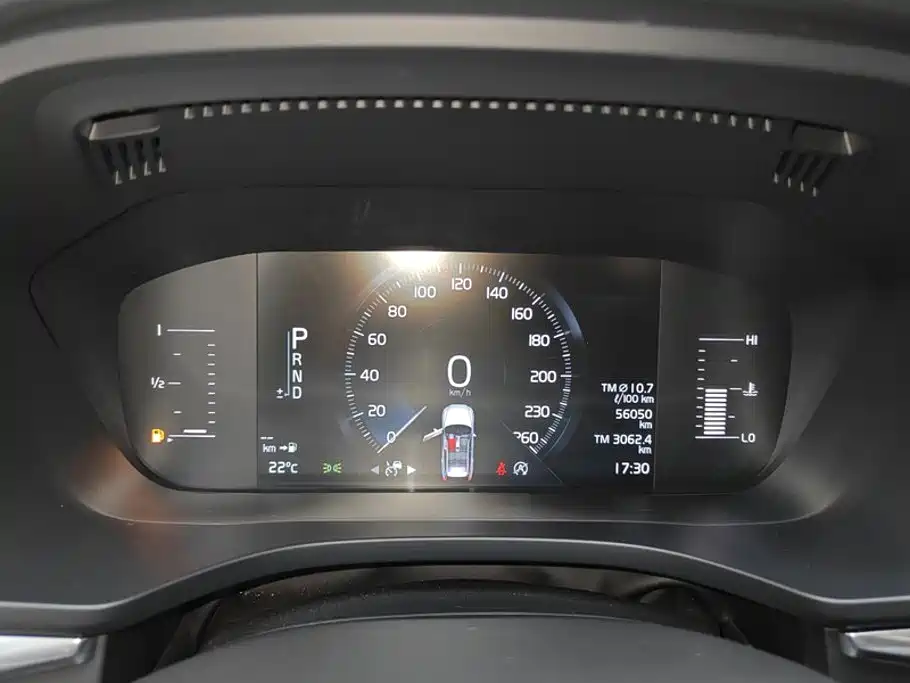 Volvo XC60 2020 — фото 14