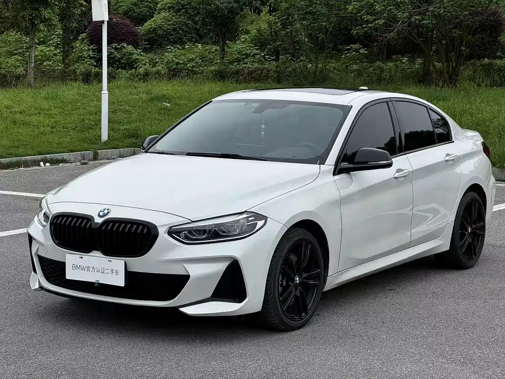 BMW 1 Series 2023 — фото 1
