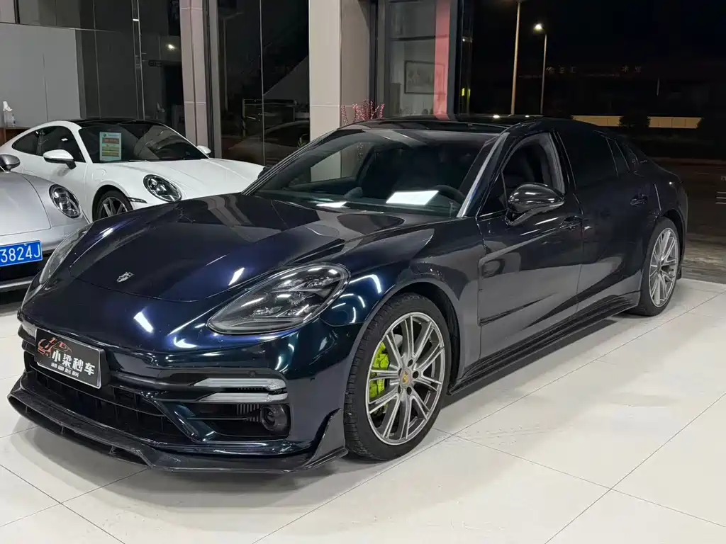 Porsche Panamera 2019 — фото 1