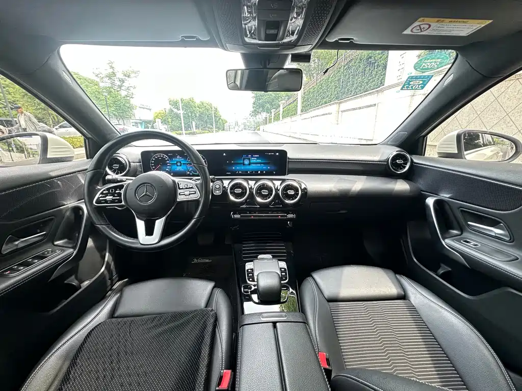 Mercedes-Benz A-Class 2020 — фото 12