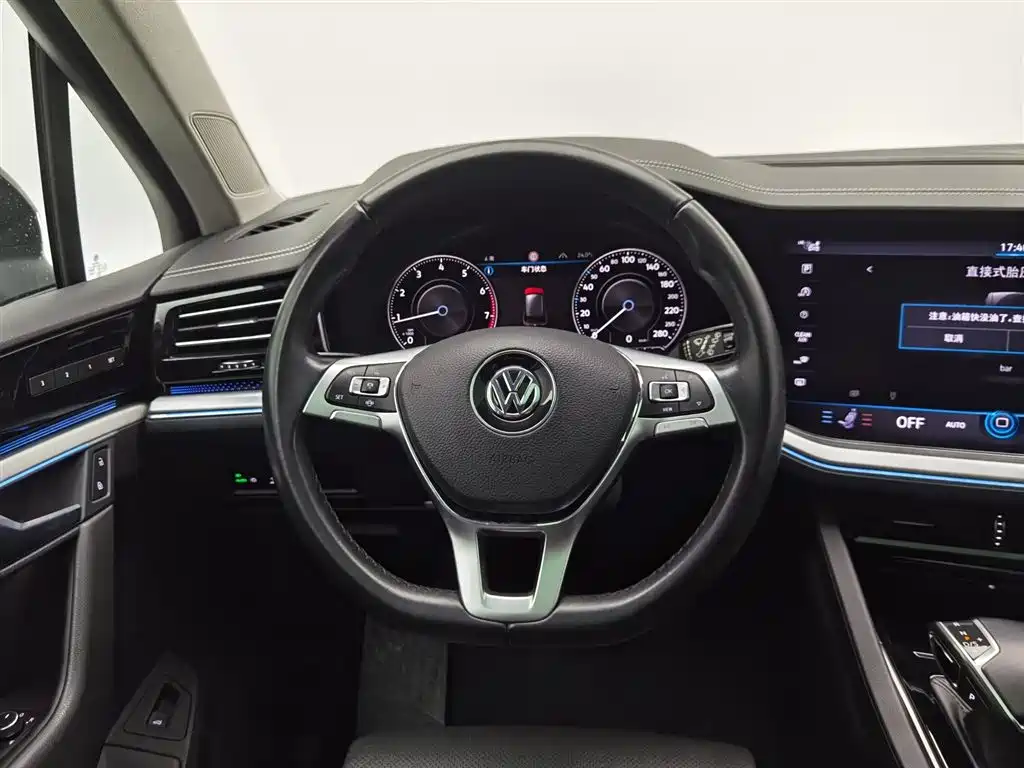 Volkswagen Touareg 2020 — фото 11