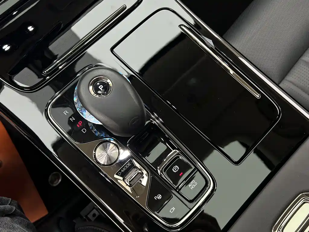 GAC Trumpchi E9 2024 — фото 10