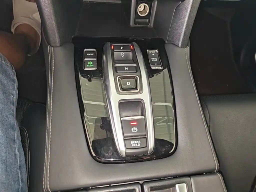 Honda UR-V 2018 — фото 14