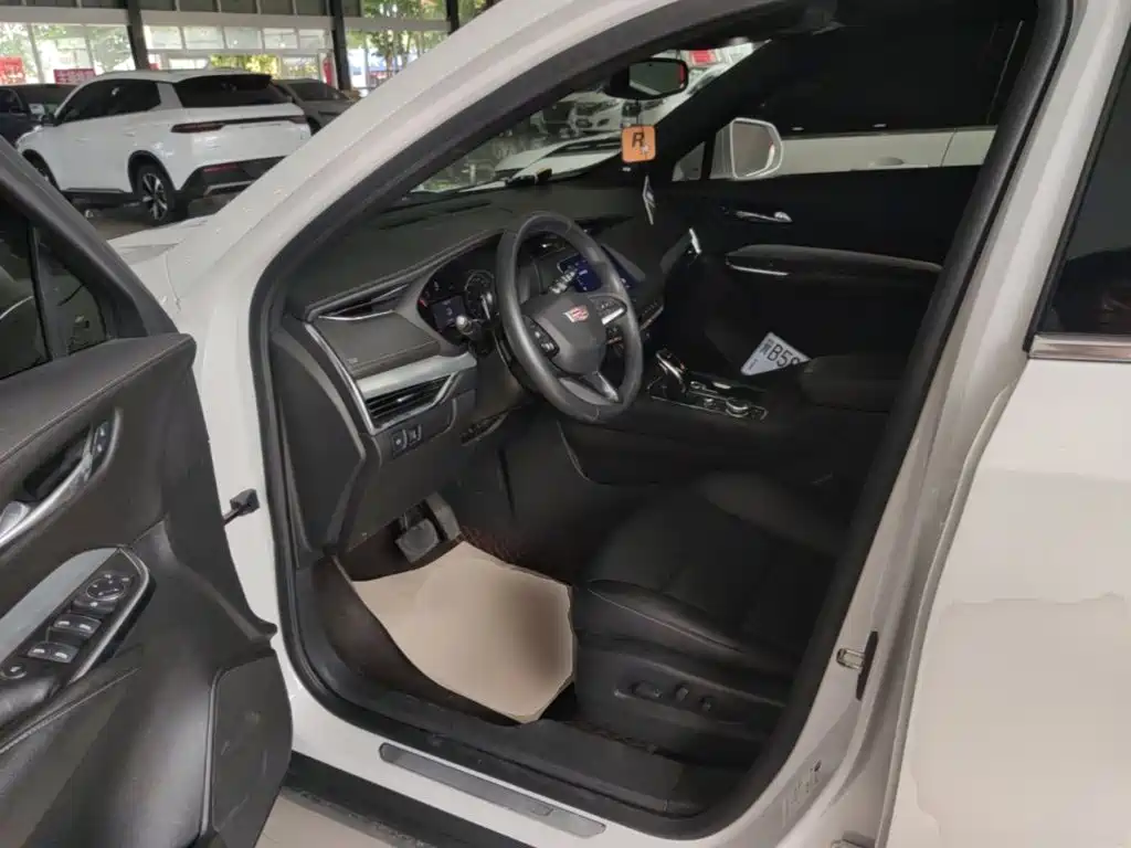 Cadillac XT4 2021 — фото 16