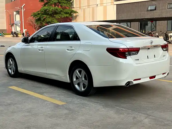 Toyota Reiz 2016