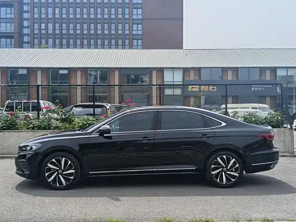 Volkswagen Passat 2024