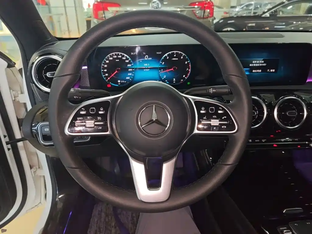 Mercedes-Benz A-Class 2020 — фото 11