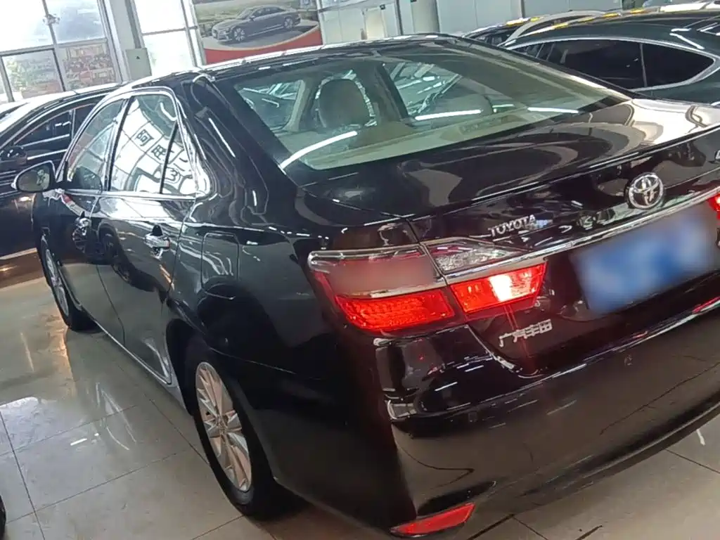 Toyota Camry 2016 — фото 23