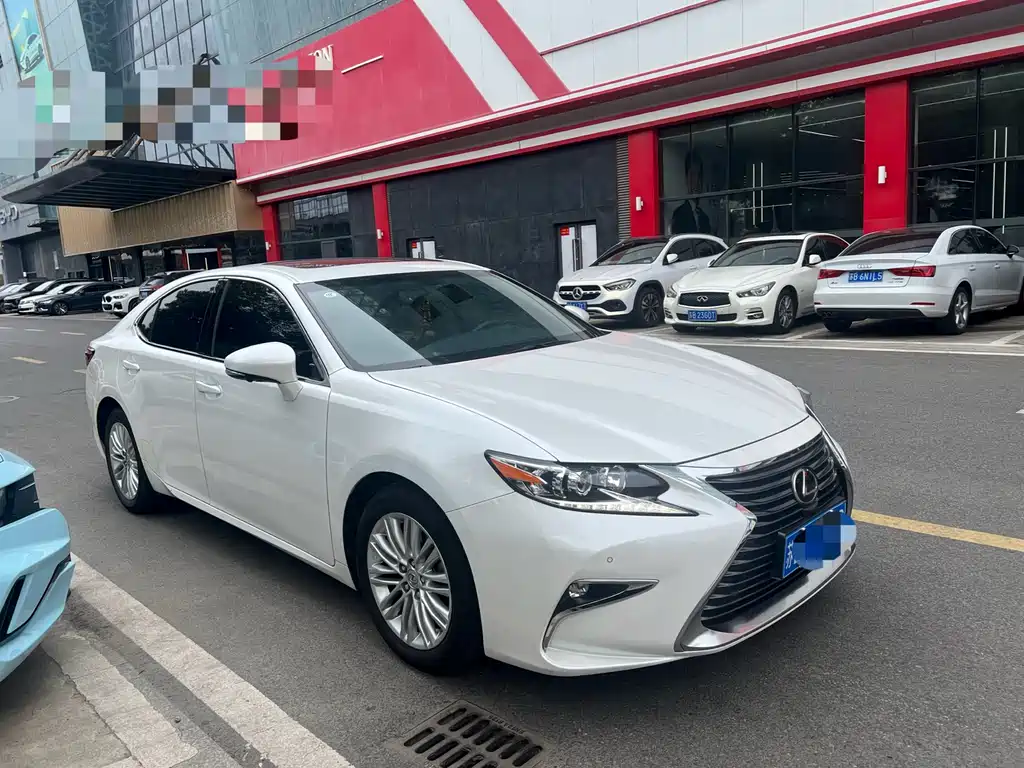 Lexus ES 2018 — фото 3