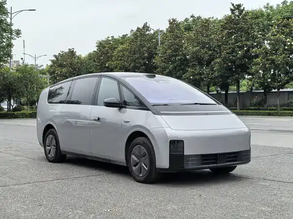 Li Auto MEGA 2025