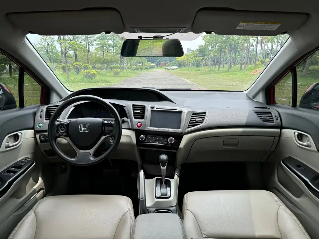 Honda Civic 2015 — фото 10