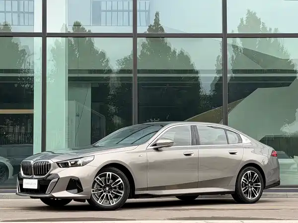 BMW 5 Series 2025