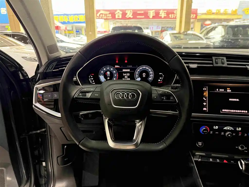 Audi Q3 2021 — фото 15