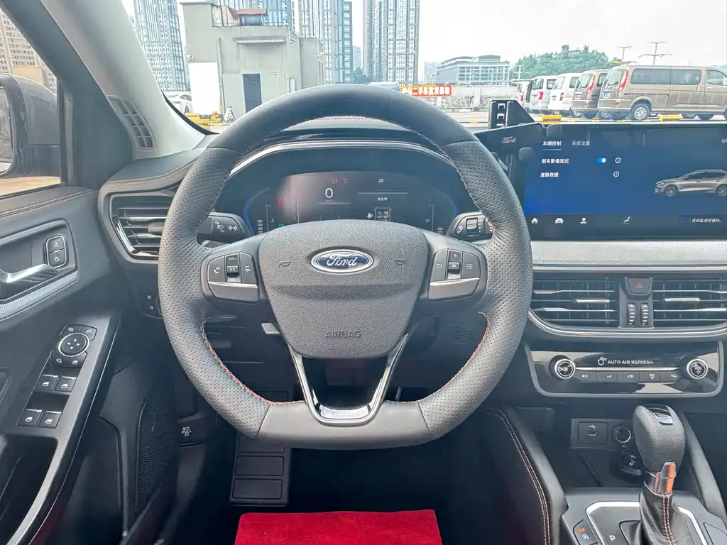 Ford Focus 2023 — фото 12
