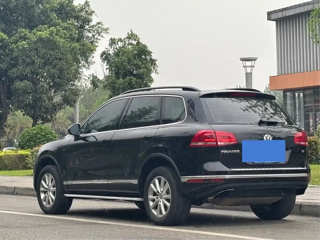 Volkswagen Touareg 2017 — фото 14