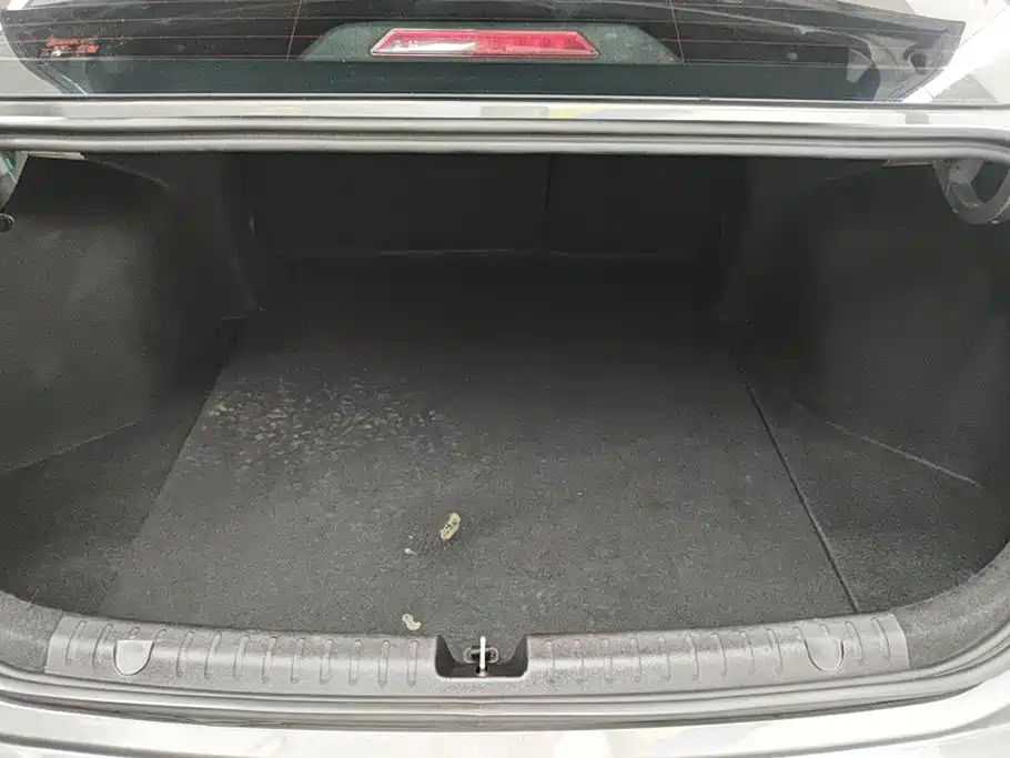 Geely Emgrand 2022