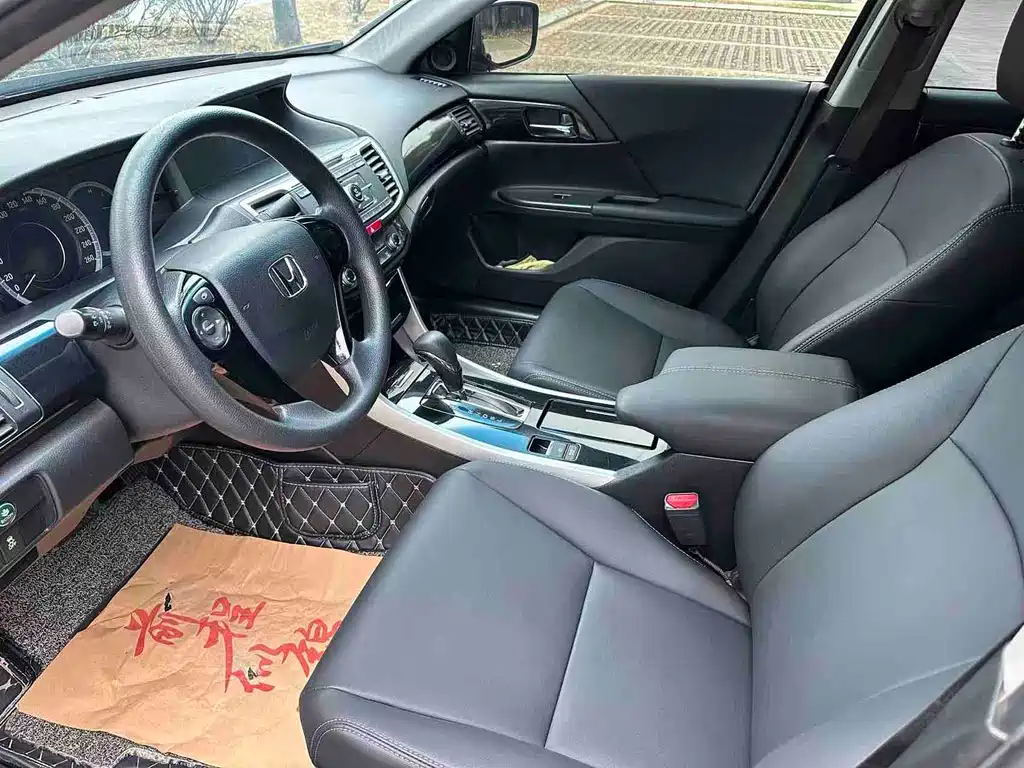Honda Accord 2016 — фото 13