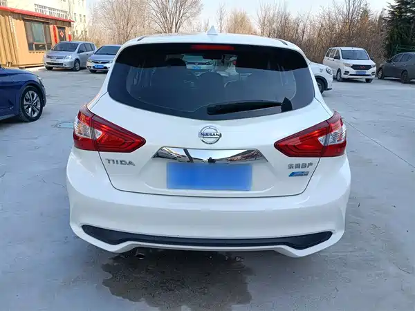 Nissan Tiida 2016