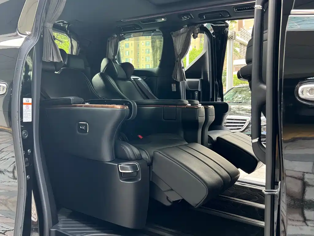 Toyota Alphard 2015 — фото 11