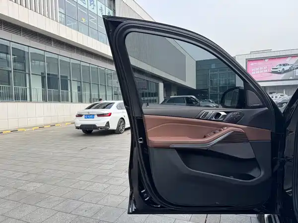 BMW X7 2023