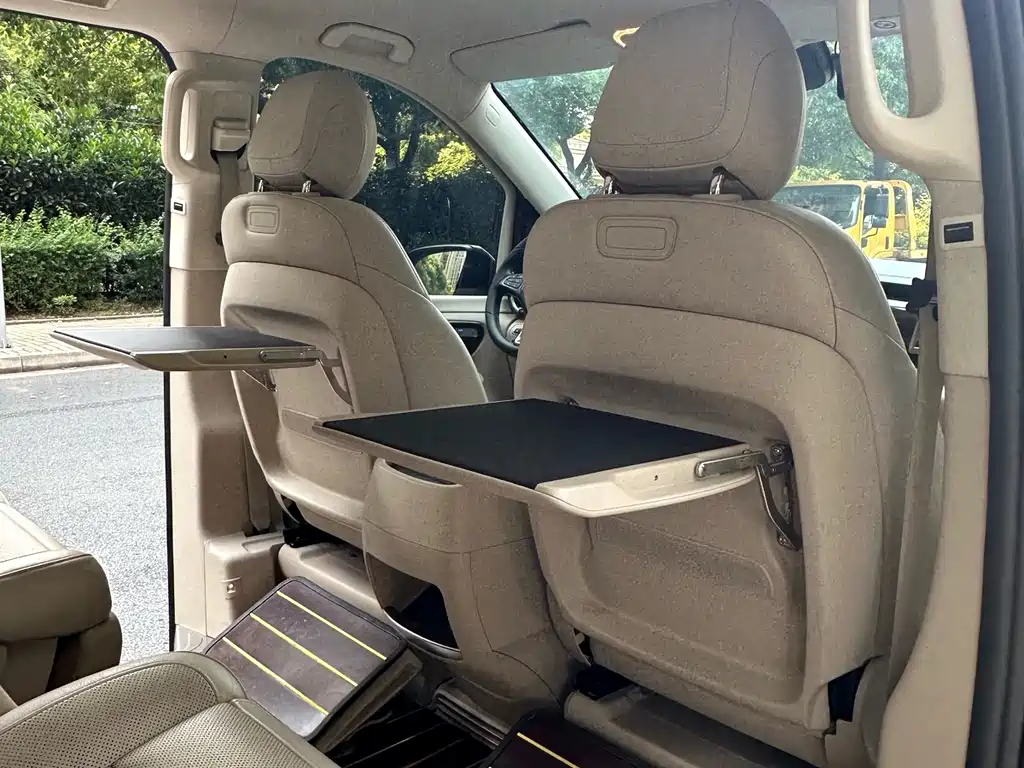 Mercedes-Benz V-Class 2020 — фото 17