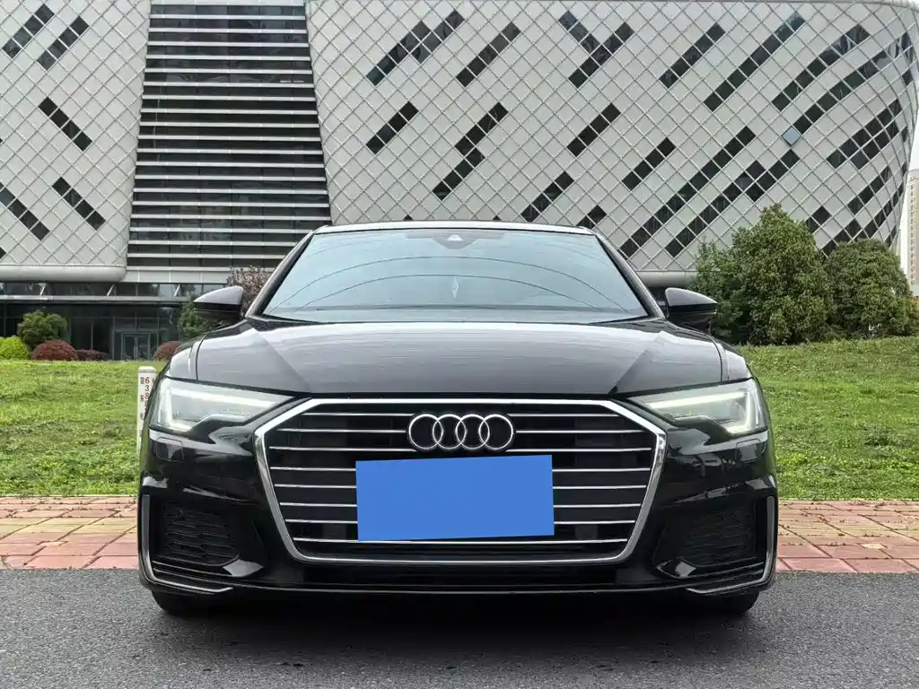 Audi A6L 2021 — фото 1