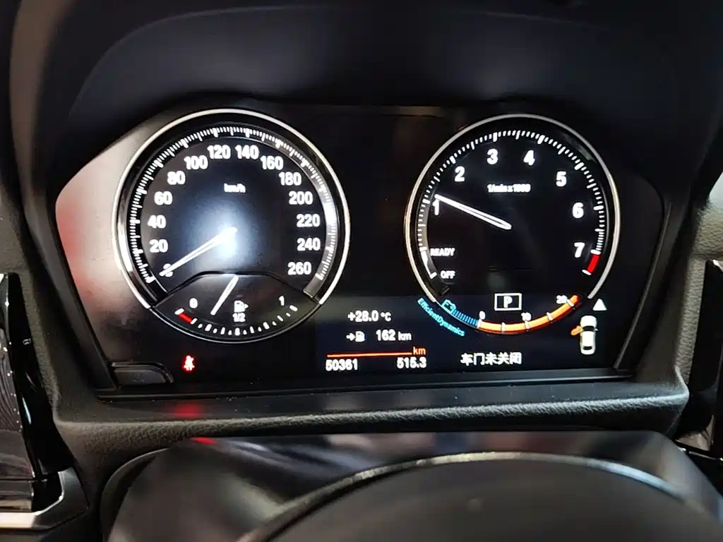 BMW 1 Series 2021 — фото 12