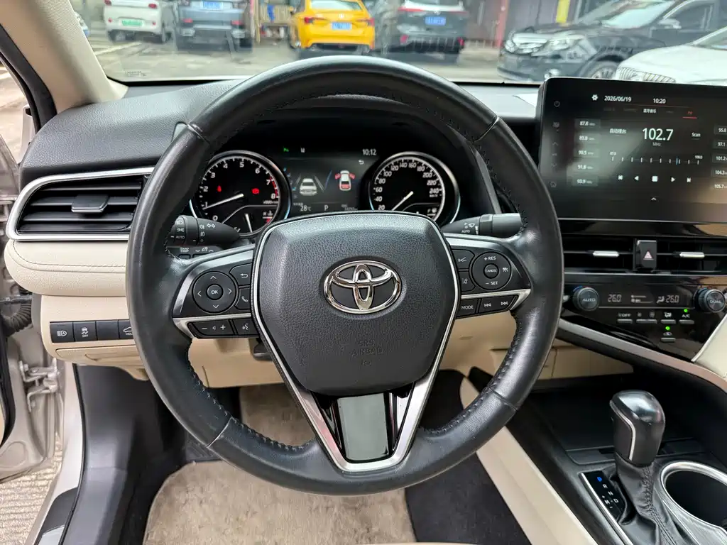 Toyota Camry 2021 — фото 12