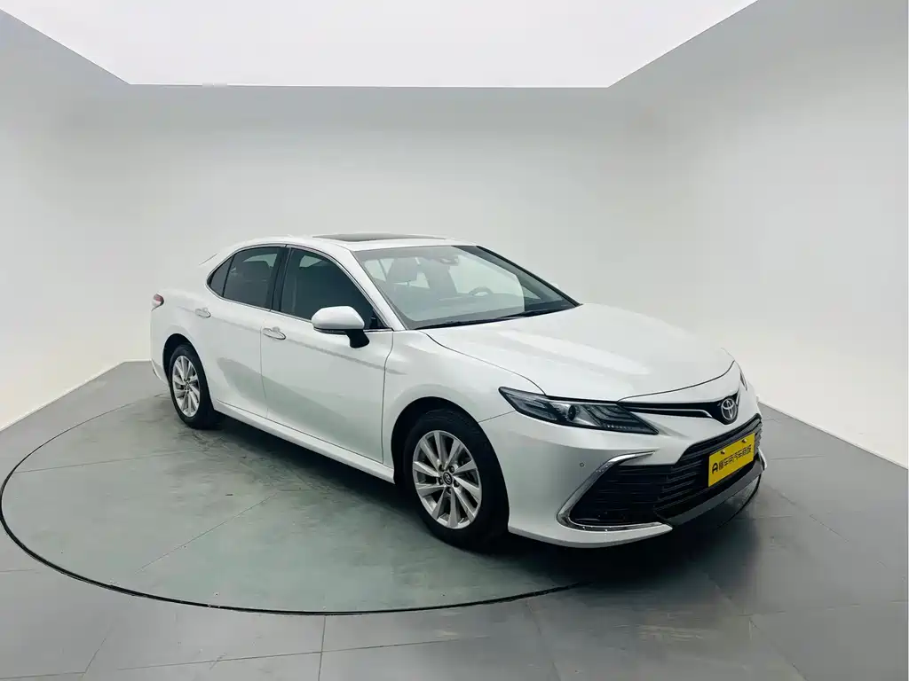 Toyota Camry 2021 — фото 3