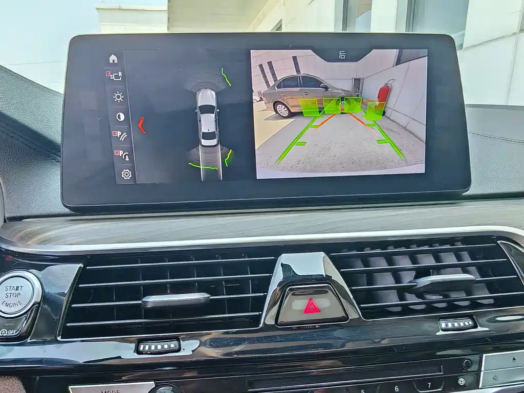 BMW 5 Series 2018 — фото 24