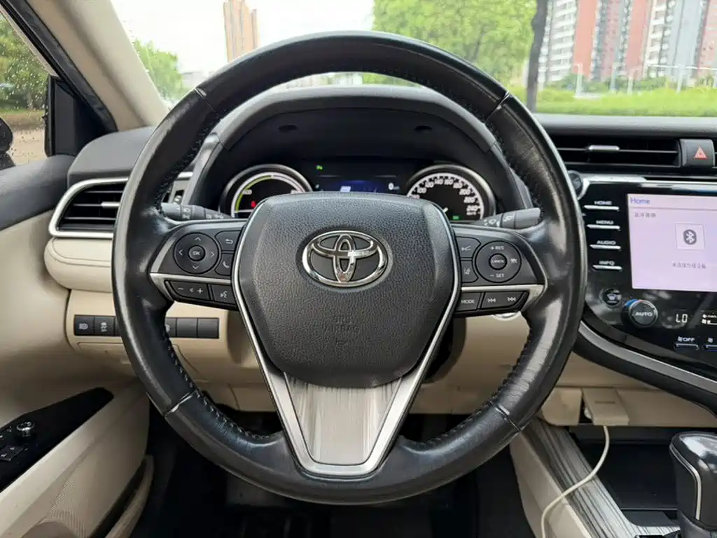 Toyota Camry 2018 — фото 13
