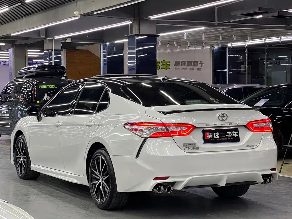 Toyota Camry 2022 — фото 7