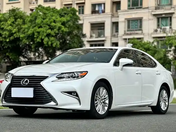 Lexus ES 2017