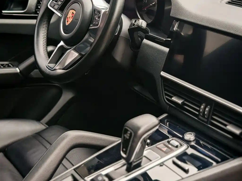 Porsche Cayenne 2018 — фото 11